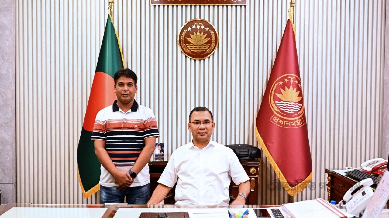প্রধানমন্ত্রীর সঙ্গে যুবদল নেতা হাবিবুর রহমানের সৌজন্য সাক্ষাৎ